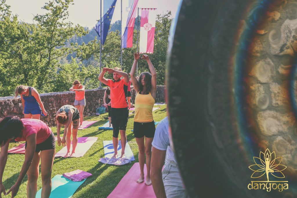 DanYoga 108 pozdravov soncu 2018_13