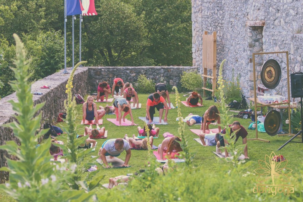 DanYoga 108 pozdravov soncu 2018_24