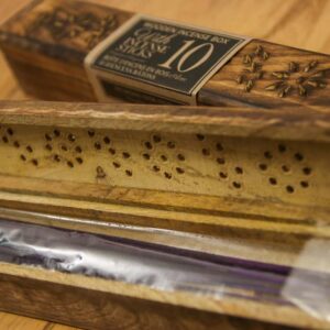 Darilni Set Lesena Skrinja + Dišeče Kadilne Palčke Sivka